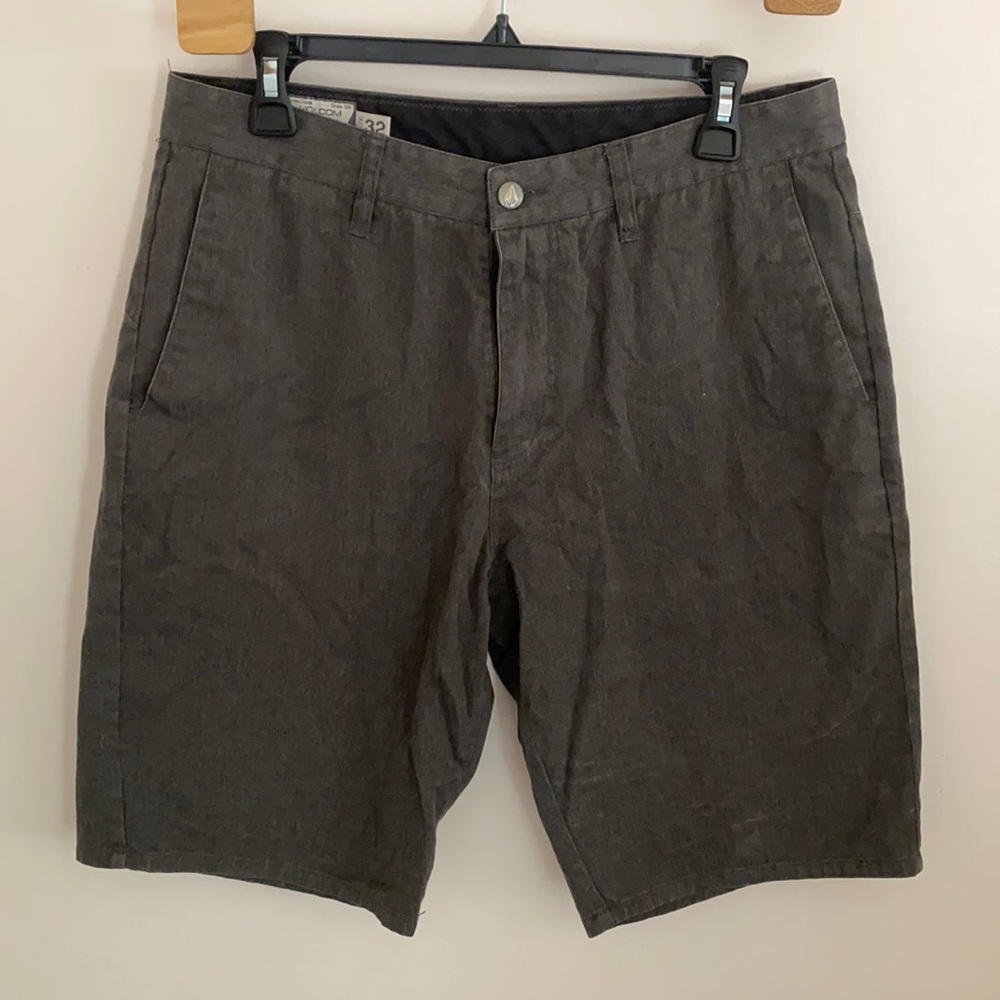 Volcom Shorts 32”